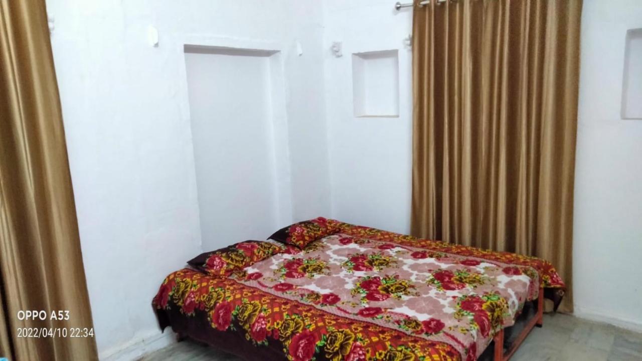 Shri Swami Sheetal Das Akhada B1-88 Assi , Near Pushkar Talab,Varanasi, Ashram Dharmshala Hotel Exterior foto