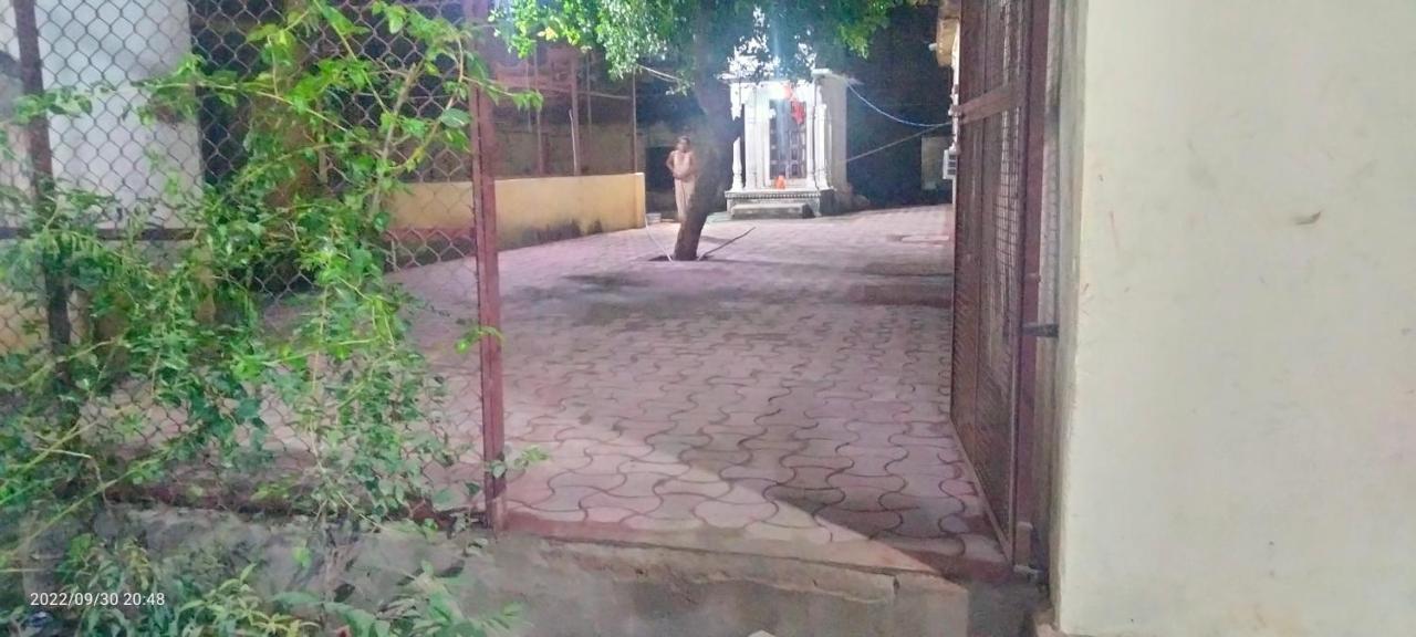 Shri Swami Sheetal Das Akhada B1-88 Assi , Near Pushkar Talab,Varanasi, Ashram Dharmshala Hotel Exterior foto