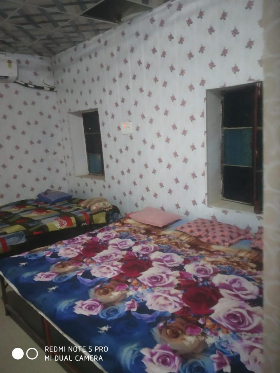 Shri Swami Sheetal Das Akhada B1-88 Assi , Near Pushkar Talab,Varanasi, Ashram Dharmshala Hotel Exterior foto