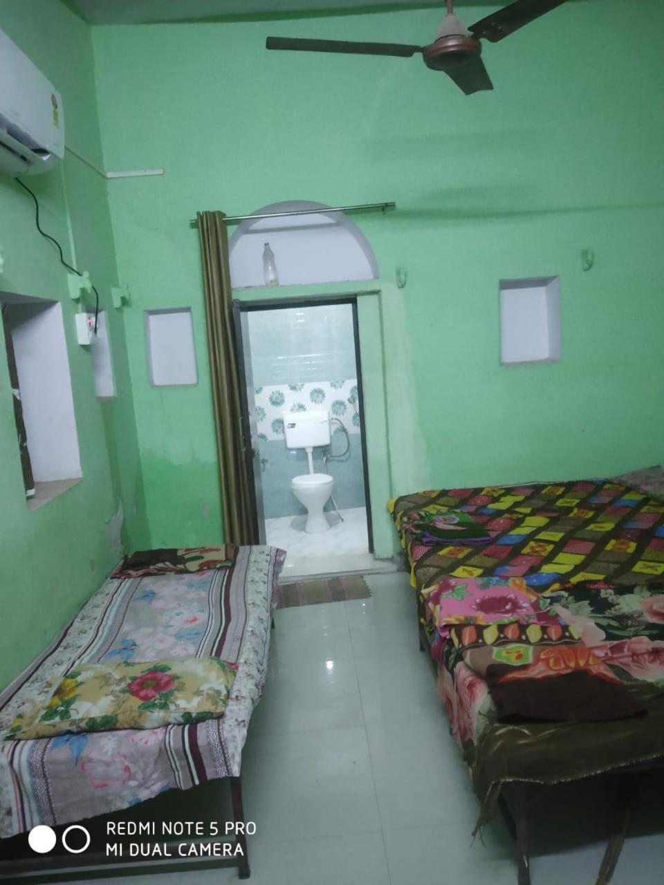 Shri Swami Sheetal Das Akhada B1-88 Assi , Near Pushkar Talab,Varanasi, Ashram Dharmshala Hotel Exterior foto